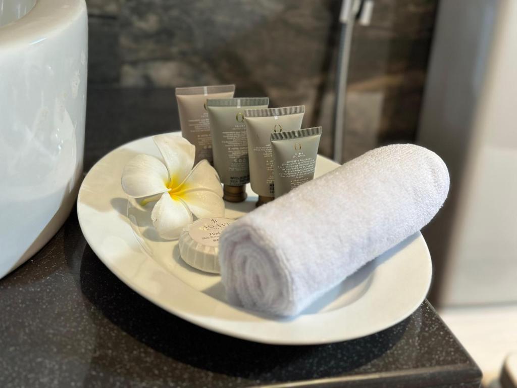 Clean Toiletries